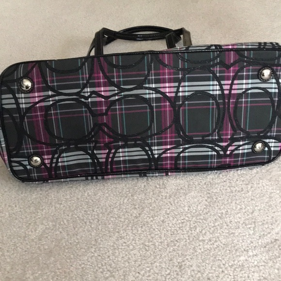 Barely used coach poppy collection purse - Picture 5 of 7